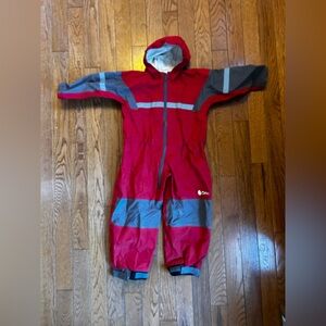 Oaki red rain suit in good condition